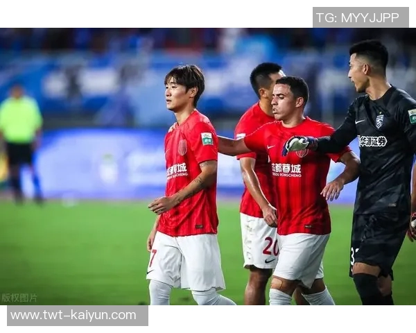 意外！为何韦世豪去哪效力他俩就会这季节紧随其后加盟，原因找到