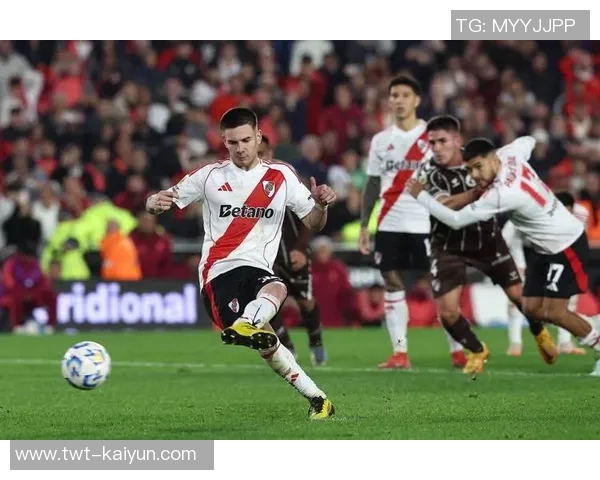 欧冠官方统计:利物浦3-2马竞,跑动距离一决高下,小西蒙尼全场最多